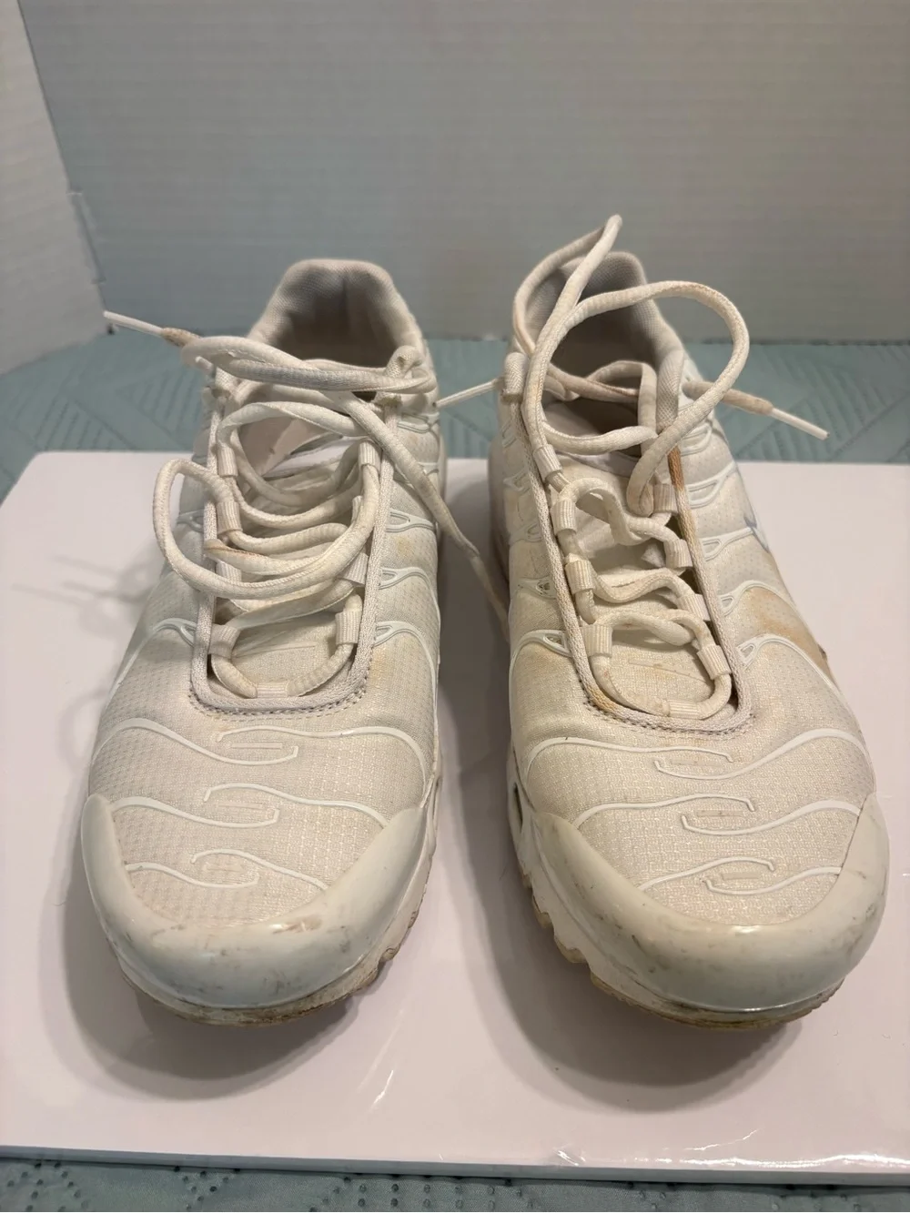Nike Air Max Plus Shoes Triple White Mesh Running Sneaker CW7044-100 GS Sz 7Y